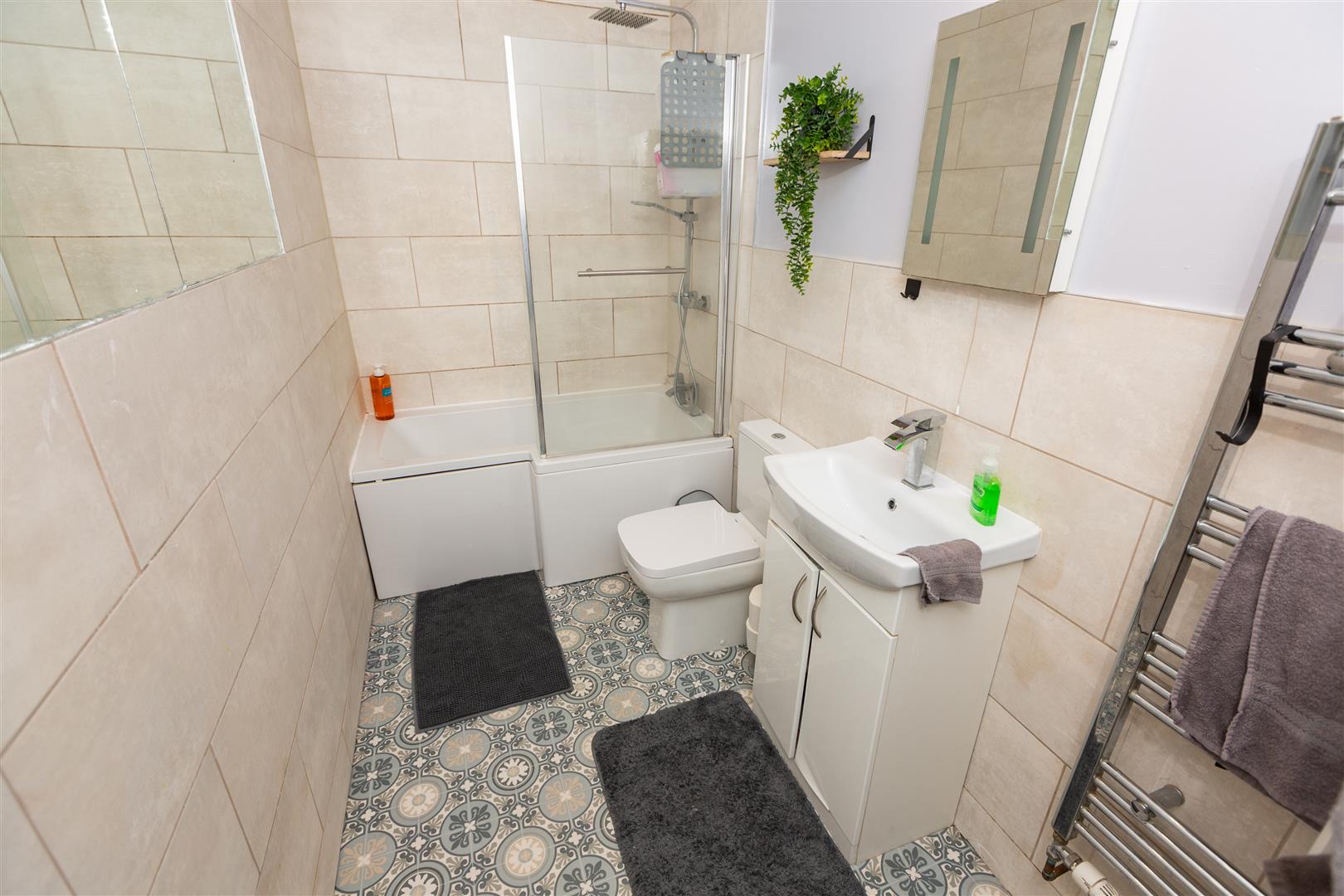 Hebron Road, Clydach, Swansea, SA6 5EJ